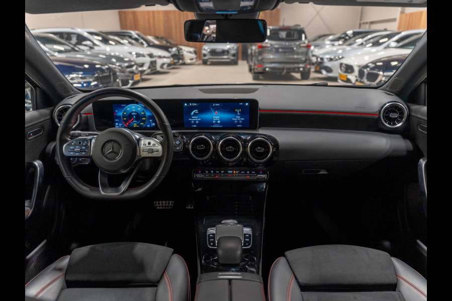 Mercedes-Benz A-Klasse A200 AMG Business Solution, Navi, Multistuur, Clima, Cruise, Camera, PDC, Led, Trekhaak, Voll Onderhouden