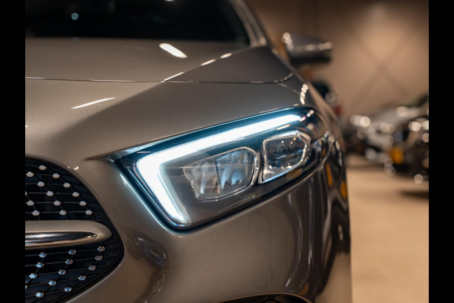 Mercedes-Benz A-Klasse A200 AMG Business Solution, Navi, Multistuur, Clima, Cruise, Camera, PDC, Led, Trekhaak, Voll Onderhouden
