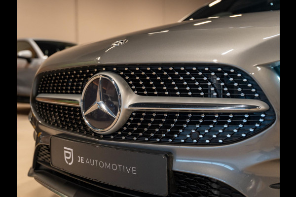 Mercedes-Benz A-Klasse A200 AMG Business Solution, Navi, Multistuur, Clima, Cruise, Camera, PDC, Led, Trekhaak, Voll Onderhouden