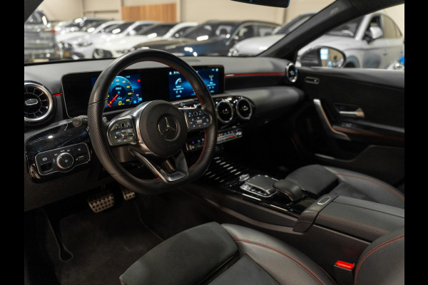 Mercedes-Benz A-Klasse A200 AMG Business Solution, Navi, Multistuur, Clima, Cruise, Camera, PDC, Led, Trekhaak, Voll Onderhouden