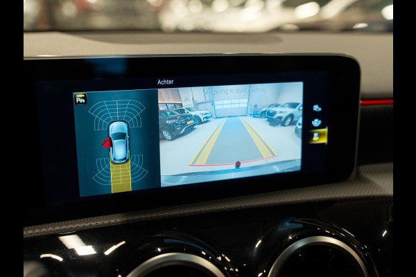 Mercedes-Benz A-Klasse A200 AMG Business Solution, Navi, Multistuur, Clima, Cruise, Camera, PDC, Led, Trekhaak, Voll Onderhouden