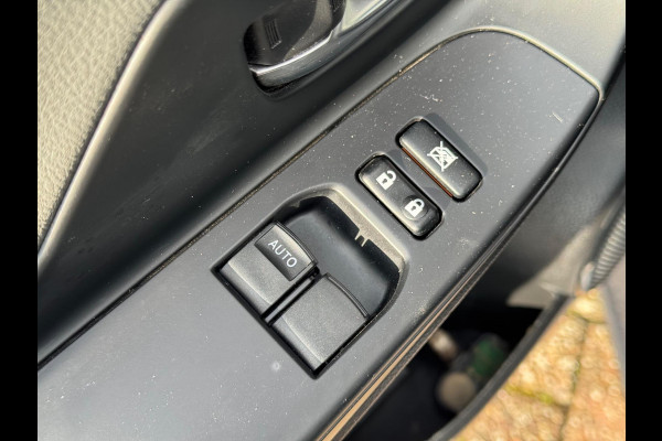 Toyota Yaris 1.5 Hybrid Active 2018 CLIMA Camera APK NAP!