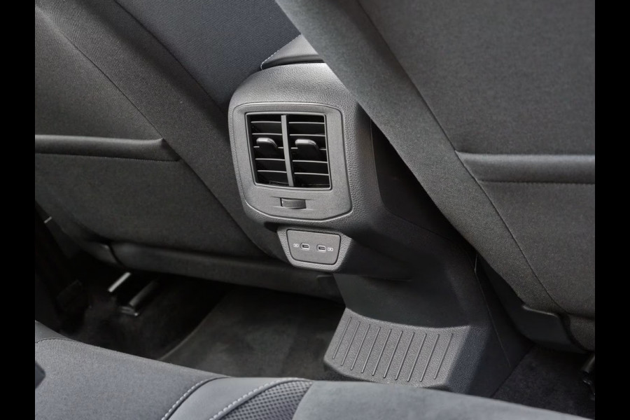 Volkswagen T-Roc 1.5 TSI ** LED, VIRTUAL, CLIMA, ACC, APPLE, SPIEGEL-PACK, 18-inch LMV ** 1e EIG - UNFALLFREI ** ** INFORMEER OOK NAAR ONZE AANTREKKELIJKE FINANCIAL-LEASE TARIEVEN **