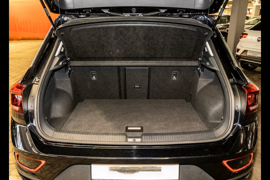 Volkswagen T-Roc 1.5 TSI ** LED, VIRTUAL, CLIMA, ACC, APPLE, SPIEGEL-PACK, 18-inch LMV ** 1e EIG - UNFALLFREI ** ** INFORMEER OOK NAAR ONZE AANTREKKELIJKE FINANCIAL-LEASE TARIEVEN **