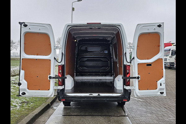 Renault Master T35 2.0 dCi 130 L2H2 Start 3-Zits CarPlay Airco 130Pk Euro6 BPM-Vrij Pdc Laadruimte-Betimmerd!