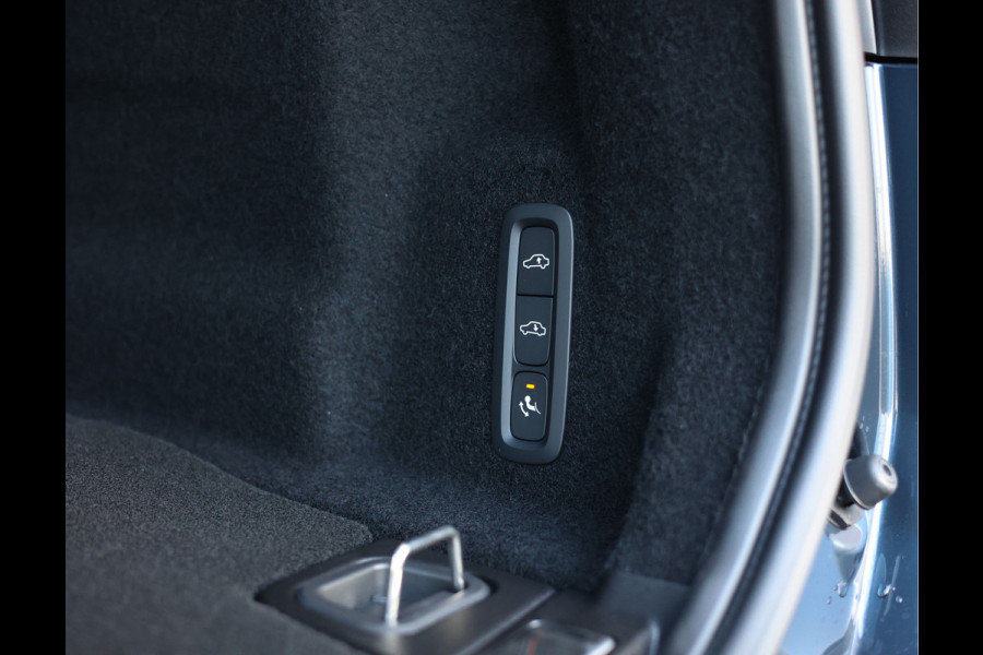 Volvo XC60 T8 AWD Ultra Dark | Heico - Nieuw - Vol!