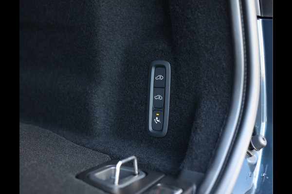 Volvo XC60 T8 AWD Ultra Dark | Heico - Nieuw - Vol!