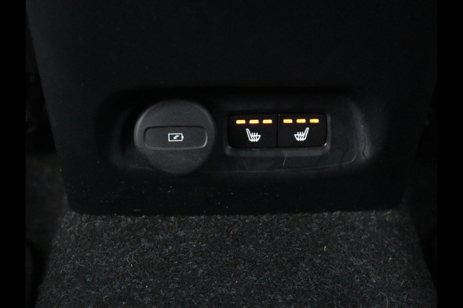 Volvo XC40 Recharge P8 AWD R Design | SOH 93% | Trekhaak | Warmtepomp | Stoel & stuurverwarming | Camera | Leder/Alcantara | Adaptive cruise | Carplay | Navigatie | Achterbankverwarming