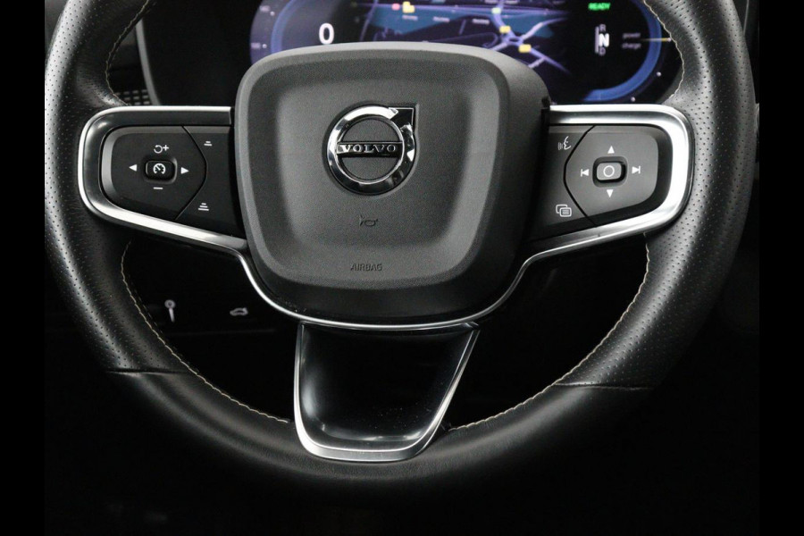 Volvo XC40 Recharge P8 AWD R Design | SOH 93% | Trekhaak | Warmtepomp | Stoel & stuurverwarming | Camera | Leder/Alcantara | Adaptive cruise | Carplay | Navigatie | Achterbankverwarming