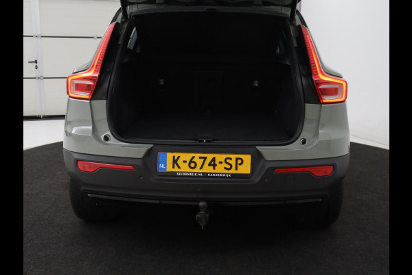 Volvo XC40 Recharge P8 AWD R Design | SOH 93% | Trekhaak | Warmtepomp | Stoel & stuurverwarming | Camera | Leder/Alcantara | Adaptive cruise | Carplay | Navigatie | Achterbankverwarming