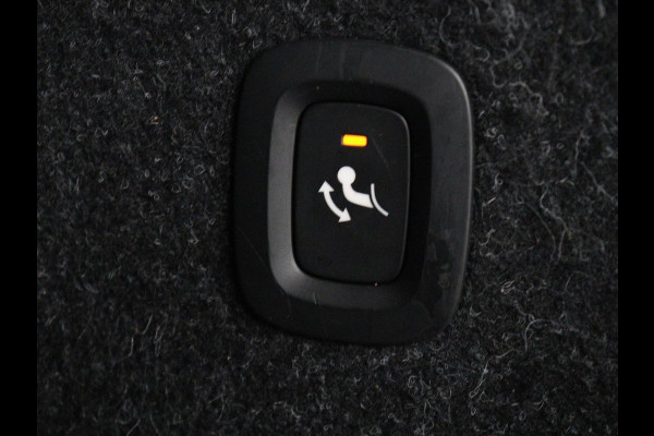 Volvo XC40 Recharge P8 AWD R Design | SOH 93% | Trekhaak | Warmtepomp | Stoel & stuurverwarming | Camera | Leder/Alcantara | Adaptive cruise | Carplay | Navigatie | Achterbankverwarming