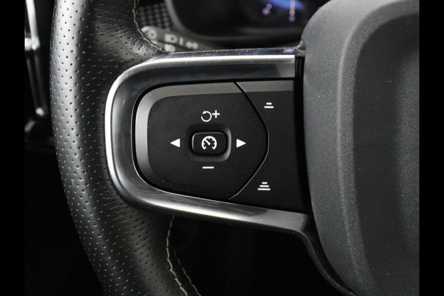 Volvo XC40 Recharge P8 AWD R Design | SOH 93% | Trekhaak | Warmtepomp | Stoel & stuurverwarming | Camera | Leder/Alcantara | Adaptive cruise | Carplay | Navigatie | Achterbankverwarming