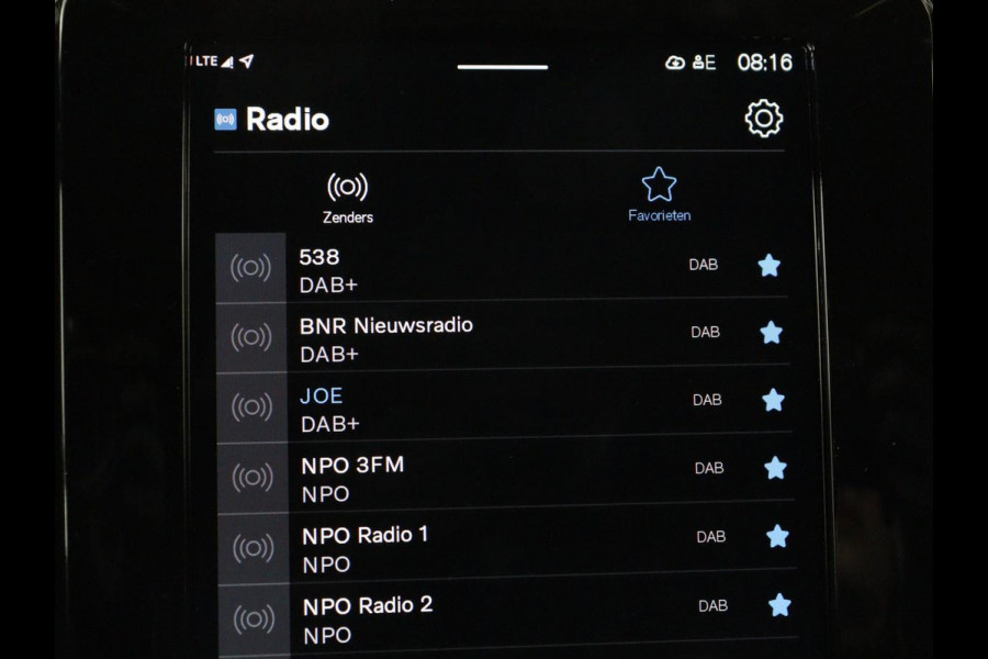 Volvo XC40 Recharge P8 AWD R Design | SOH 93% | Trekhaak | Warmtepomp | Stoel & stuurverwarming | Camera | Leder/Alcantara | Adaptive cruise | Carplay | Navigatie | Achterbankverwarming