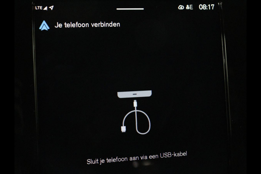 Volvo XC40 Recharge P8 AWD R Design | SOH 93% | Trekhaak | Warmtepomp | Stoel & stuurverwarming | Camera | Leder/Alcantara | Adaptive cruise | Carplay | Navigatie | Achterbankverwarming