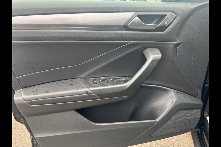 Volkswagen T-Roc 1.5 TSI ** IQ-LED, VIRTUAL, CLIMA, ACC, CAMERA,, DODE HOEK, 18-inch LMV ** 1e EIG - UNFALLFREI ** ** INFORMEER OOK NAAR ONZE AANTREKKELIJKE FINANCIAL-LEASE TARIEVEN **