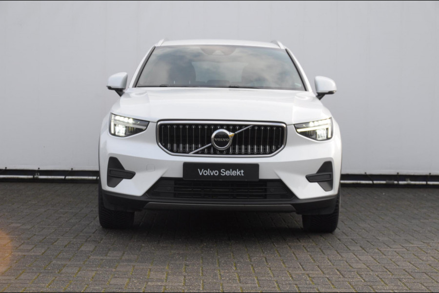 Volvo XC40 T4 211PK Automaat Plug-in hybrid Core Bright / Apple carplay / Parkeersensoren met camera / Stoelverwarming / Elektrische achterklep / Keyless entry / Parkeersensoren met camera