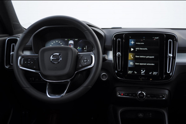 Volvo XC40 T4 211PK Automaat Plug-in hybrid Core Bright / Apple carplay / Parkeersensoren met camera / Stoelverwarming / Elektrische achterklep / Keyless entry / Parkeersensoren met camera