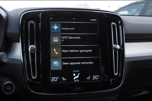 Volvo XC40 T4 211PK Automaat Plug-in hybrid Core Bright / Apple carplay / Parkeersensoren met camera / Stoelverwarming / Elektrische achterklep / Keyless entry / Parkeersensoren met camera