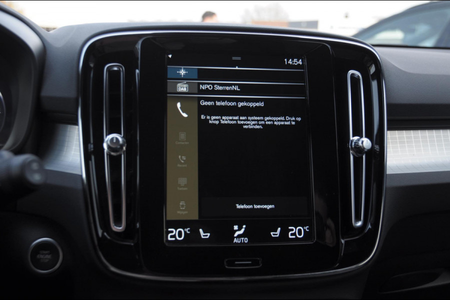 Volvo XC40 T4 211PK Automaat Plug-in hybrid Core Bright / Apple carplay / Parkeersensoren met camera / Stoelverwarming / Elektrische achterklep / Keyless entry / Parkeersensoren met camera