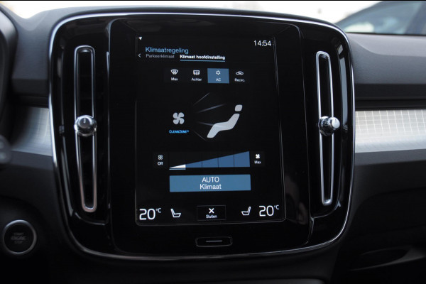 Volvo XC40 T4 211PK Automaat Plug-in hybrid Core Bright / Apple carplay / Parkeersensoren met camera / Stoelverwarming / Elektrische achterklep / Keyless entry / Parkeersensoren met camera