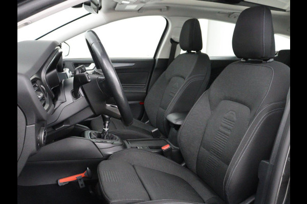 Ford Focus 1.0 EcoBoost Hybrid Active Business | Panoramadak | Stoelverwarming | Trekhaak | Comfortstoelen | Camera | Carplay | Keyless | Full LED | Navigatie