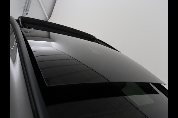 Ford Focus 1.0 EcoBoost Hybrid Active Business | Panoramadak | Stoelverwarming | Trekhaak | Comfortstoelen | Camera | Carplay | Keyless | Full LED | Navigatie