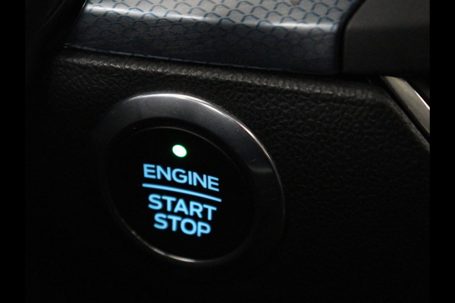 Ford Focus 1.0 EcoBoost Hybrid Active Business | Panoramadak | Stoelverwarming | Trekhaak | Comfortstoelen | Camera | Carplay | Keyless | Full LED | Navigatie