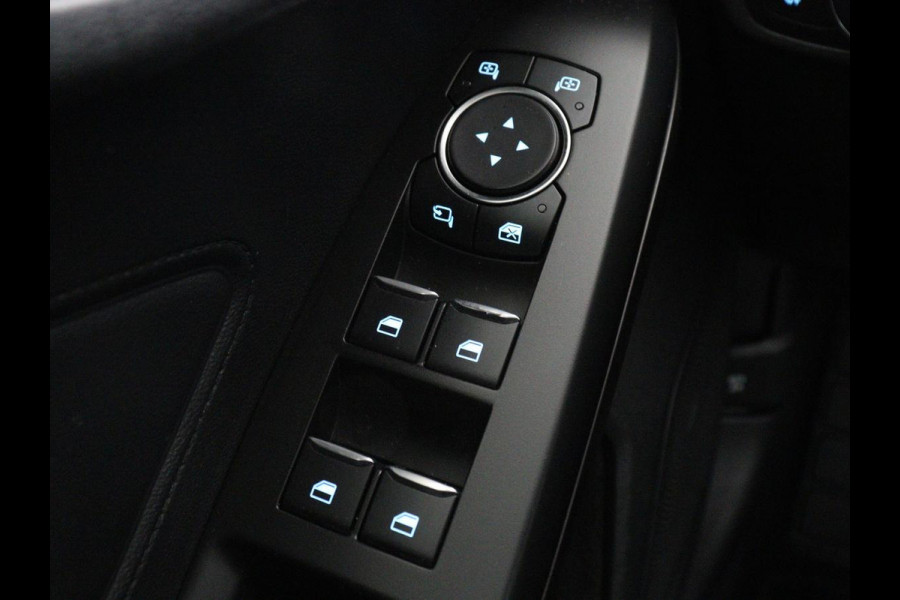 Ford Focus 1.0 EcoBoost Hybrid Active Business | Panoramadak | Stoelverwarming | Trekhaak | Comfortstoelen | Camera | Carplay | Keyless | Full LED | Navigatie