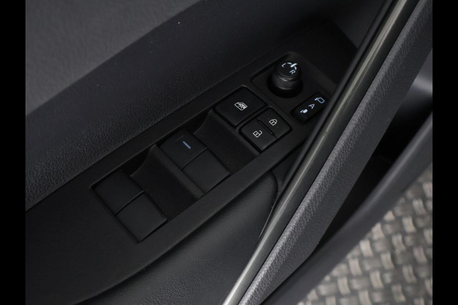 Toyota Corolla Cross Hybrid 140 Dynamic | Stuur-/ & Stoelverwarming | Parkeersensoren | Dodehoek detectie | Elektrische kofferbak