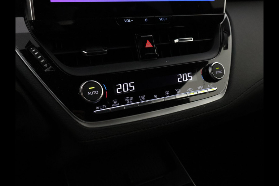 Toyota Corolla Cross Hybrid 140 Dynamic | Stuur-/ & Stoelverwarming | Parkeersensoren | Dodehoek detectie | Elektrische kofferbak