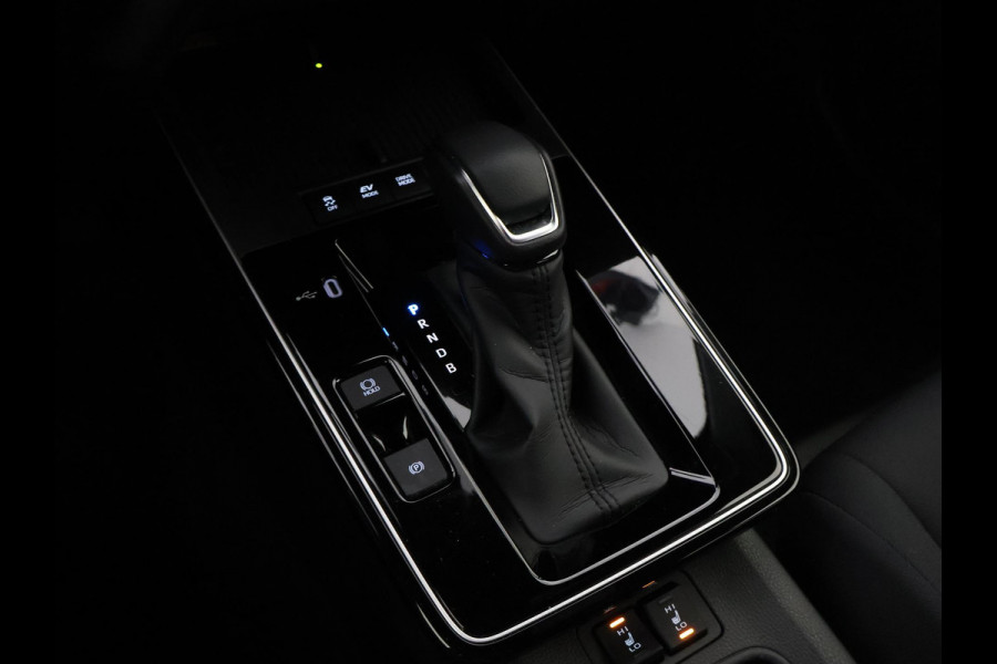 Toyota Corolla Cross Hybrid 140 Dynamic | Stuur-/ & Stoelverwarming | Parkeersensoren | Dodehoek detectie | Elektrische kofferbak