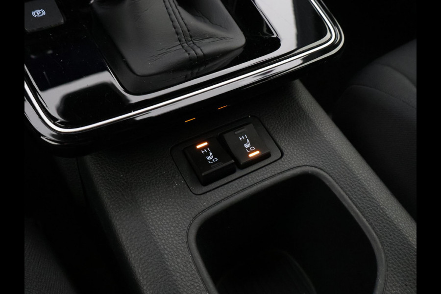 Toyota Corolla Cross Hybrid 140 Dynamic | Stuur-/ & Stoelverwarming | Parkeersensoren | Dodehoek detectie | Elektrische kofferbak