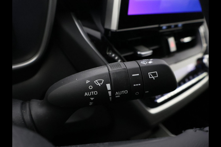 Toyota Corolla Cross Hybrid 140 Dynamic | Stuur-/ & Stoelverwarming | Parkeersensoren | Dodehoek detectie | Elektrische kofferbak