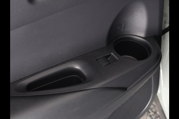 Toyota Corolla Cross Hybrid 140 Dynamic | Stuur-/ & Stoelverwarming | Parkeersensoren | Dodehoek detectie | Elektrische kofferbak