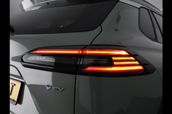 Toyota Corolla Cross Hybrid 140 Dynamic | Stuur-/ & Stoelverwarming | Parkeersensoren | Dodehoek detectie | Elektrische kofferbak