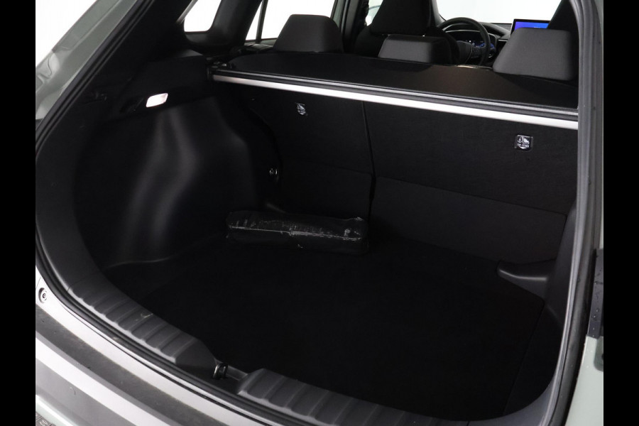 Toyota Corolla Cross Hybrid 140 Dynamic | Stuur-/ & Stoelverwarming | Parkeersensoren | Dodehoek detectie | Elektrische kofferbak