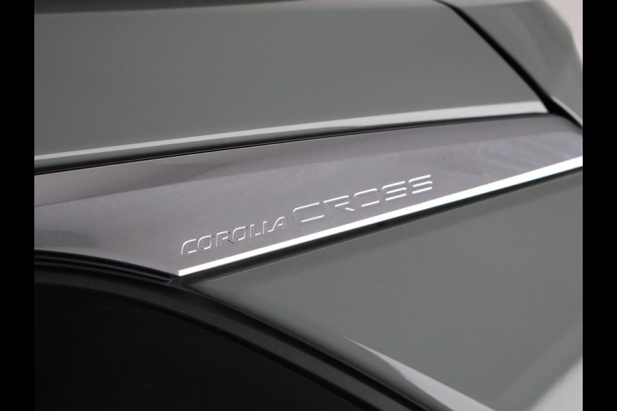 Toyota Corolla Cross Hybrid 140 Dynamic | Stuur-/ & Stoelverwarming | Parkeersensoren | Dodehoek detectie | Elektrische kofferbak