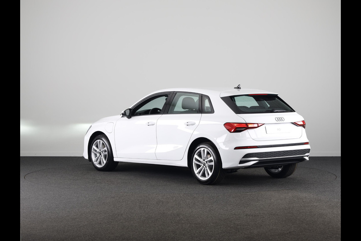 Audi A3 Sportback Pro Line 40 TFSI e 204 pk | Parkeerhulp plus | Stoelverwarming voor | Automatische klimaatregeling | Audi smartphone interface |