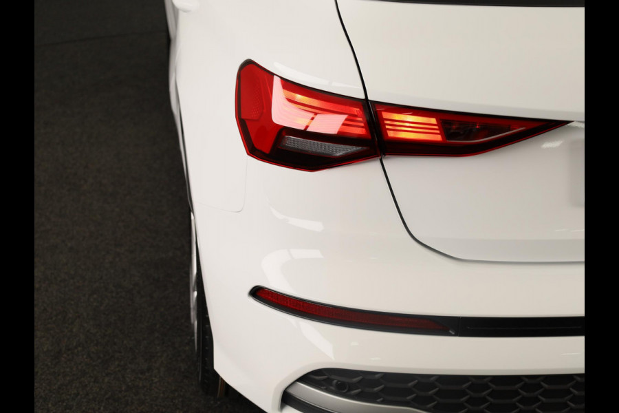 Audi A3 Sportback Pro Line 40 TFSI e 204 pk | Parkeerhulp plus | Stoelverwarming voor | Automatische klimaatregeling | Audi smartphone interface |