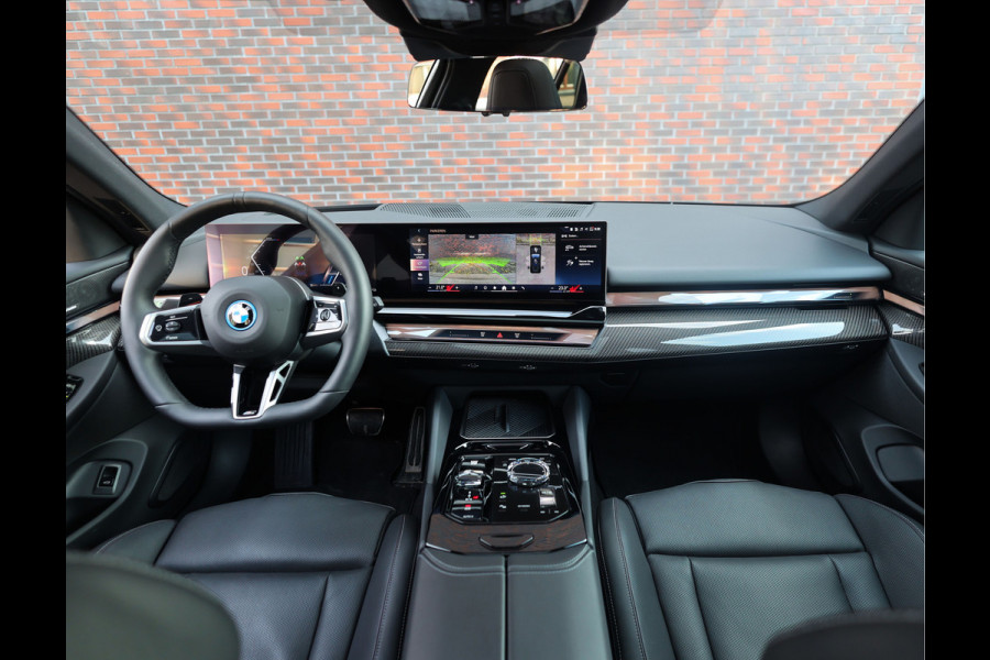 BMW 5 Serie Touring 550e xDrive | Frozen - Pano - Trekhaak