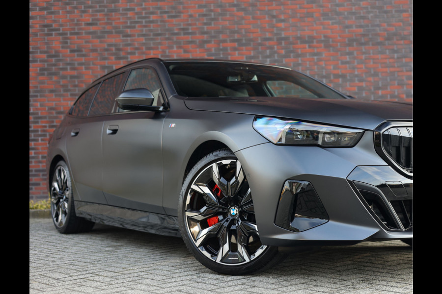 BMW 5 Serie Touring 550e xDrive | Frozen - Pano - Trekhaak