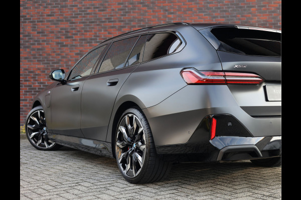 BMW 5 Serie Touring 550e xDrive | Frozen - Pano - Trekhaak