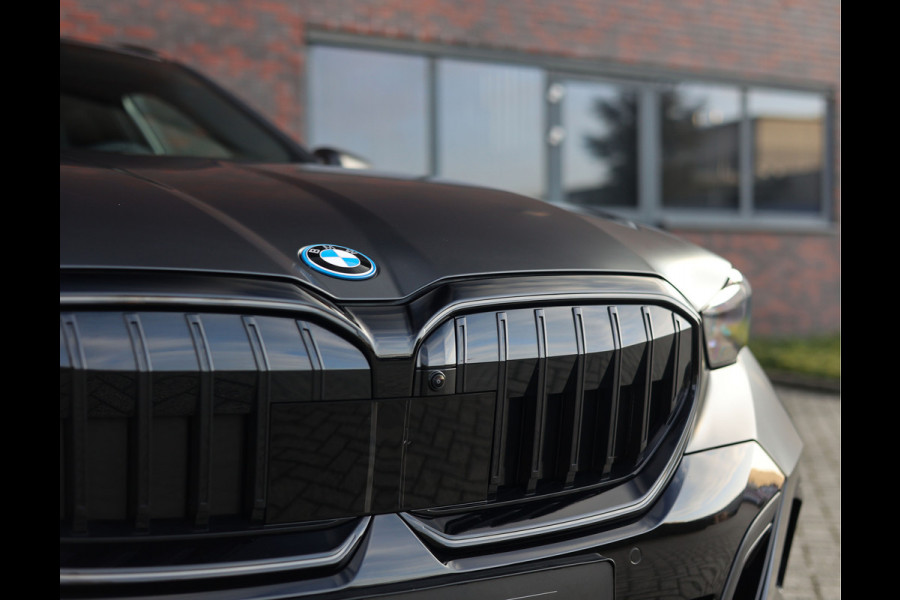 BMW 5 Serie Touring 550e xDrive | Frozen - Pano - Trekhaak