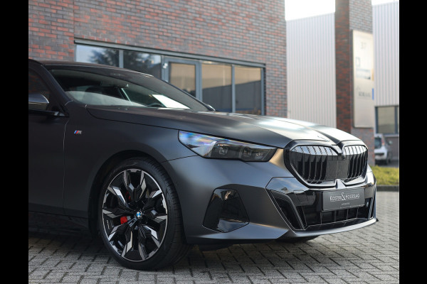 BMW 5 Serie Touring 550e xDrive | Frozen - Pano - Trekhaak