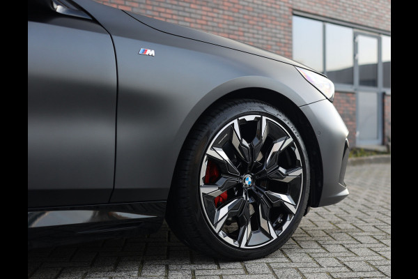 BMW 5 Serie Touring 550e xDrive | Frozen - Pano - Trekhaak
