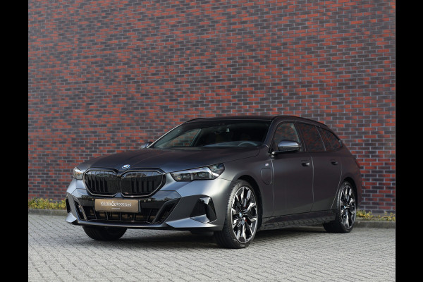 BMW 5 Serie Touring 550e xDrive | Frozen - Pano - Trekhaak
