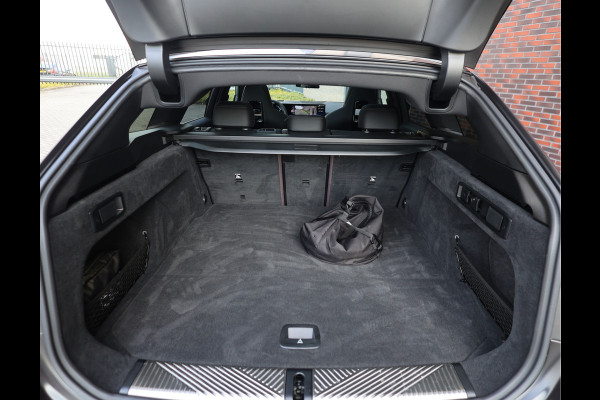 BMW 5 Serie Touring 550e xDrive | Frozen - Pano - Trekhaak