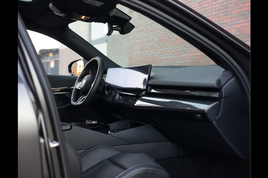 BMW 5 Serie Touring 550e xDrive | Frozen - Pano - Trekhaak