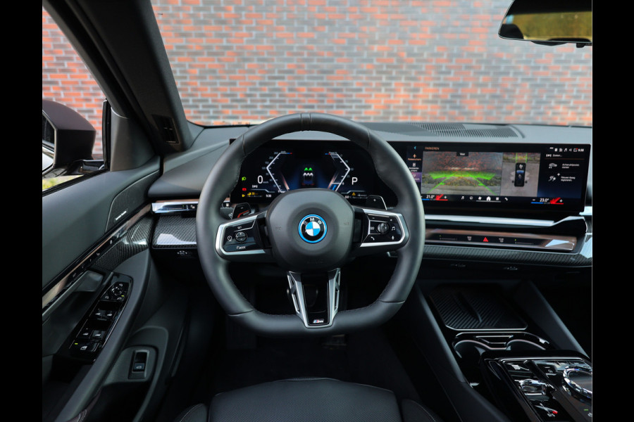 BMW 5 Serie Touring 550e xDrive | Frozen - Pano - Trekhaak