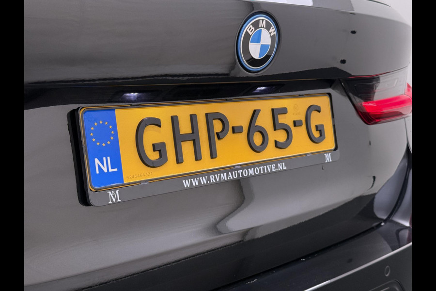BMW 3 Serie Touring 320e VAN € 42.899,- VOOR € 39.877,- UW LENTEVOORDEEL: €3.022,-! | M-SPORT | FACELIFT| PANO|1.STE EIGENAAR, DEALER OH. | LEER | ELEK. TREKHAAK| FABRIEKSGARANTIE T/M 08 2027| LEER| STOELVERWARMING| 19 INCH! SUPER COMPLEET!